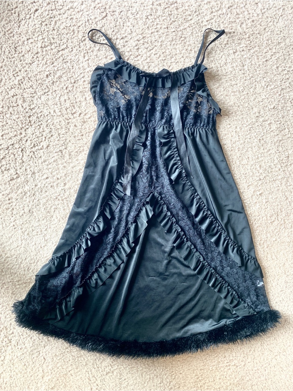 Gorgeous Ruffle Faux Fur Lacy Ribbon Black Slip Nightgown